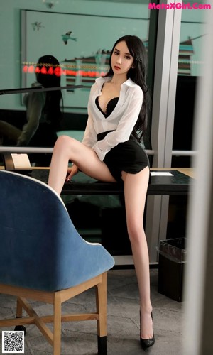 UGIRLS - Ai You Wu App No. 2035: A Yi Nu Er Wa Ya (阿依 努尔瓦娅) (35 photos)